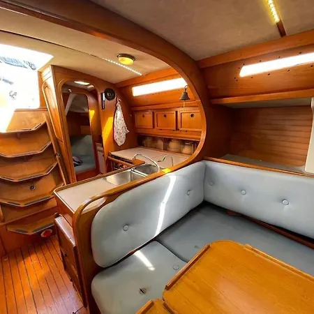 Classic Sailing Yatch 12, 5m In A Unique Experience Hotel na wodzie
