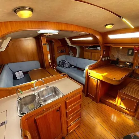 Classic Sailing Yatch 12, 5m In A Unique Experience Úszó hotel Lisboa