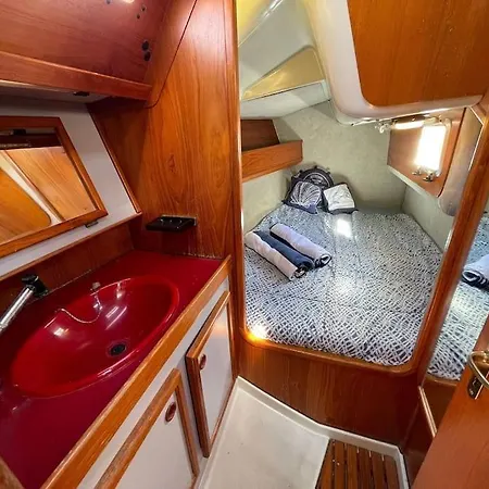 Úszó hotel Classic Sailing Yatch 12, 5m In A Unique Experience