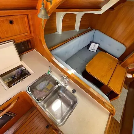 Classic Sailing Yatch 12, 5m In A Unique Experience Úszó hotel