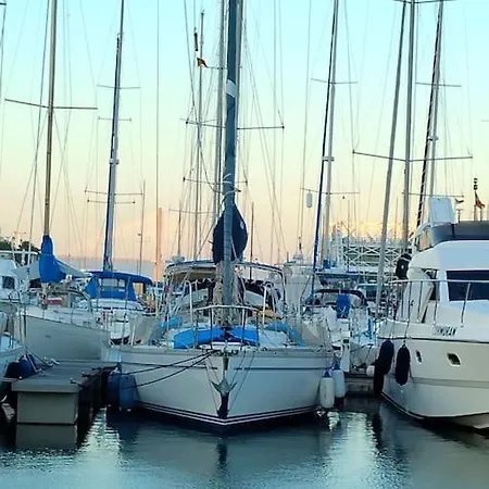 Classic Sailing Yatch 12, 5m In A Unique Experience Úszó hotel *